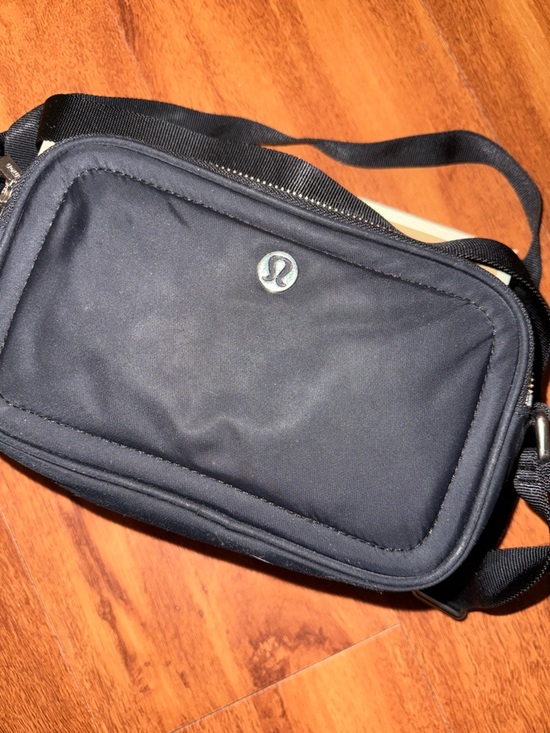 lululemon athletica Other - Lululemon Crossbody Camera Bag 2L — One Size — Lightweight Travel/Crossbody